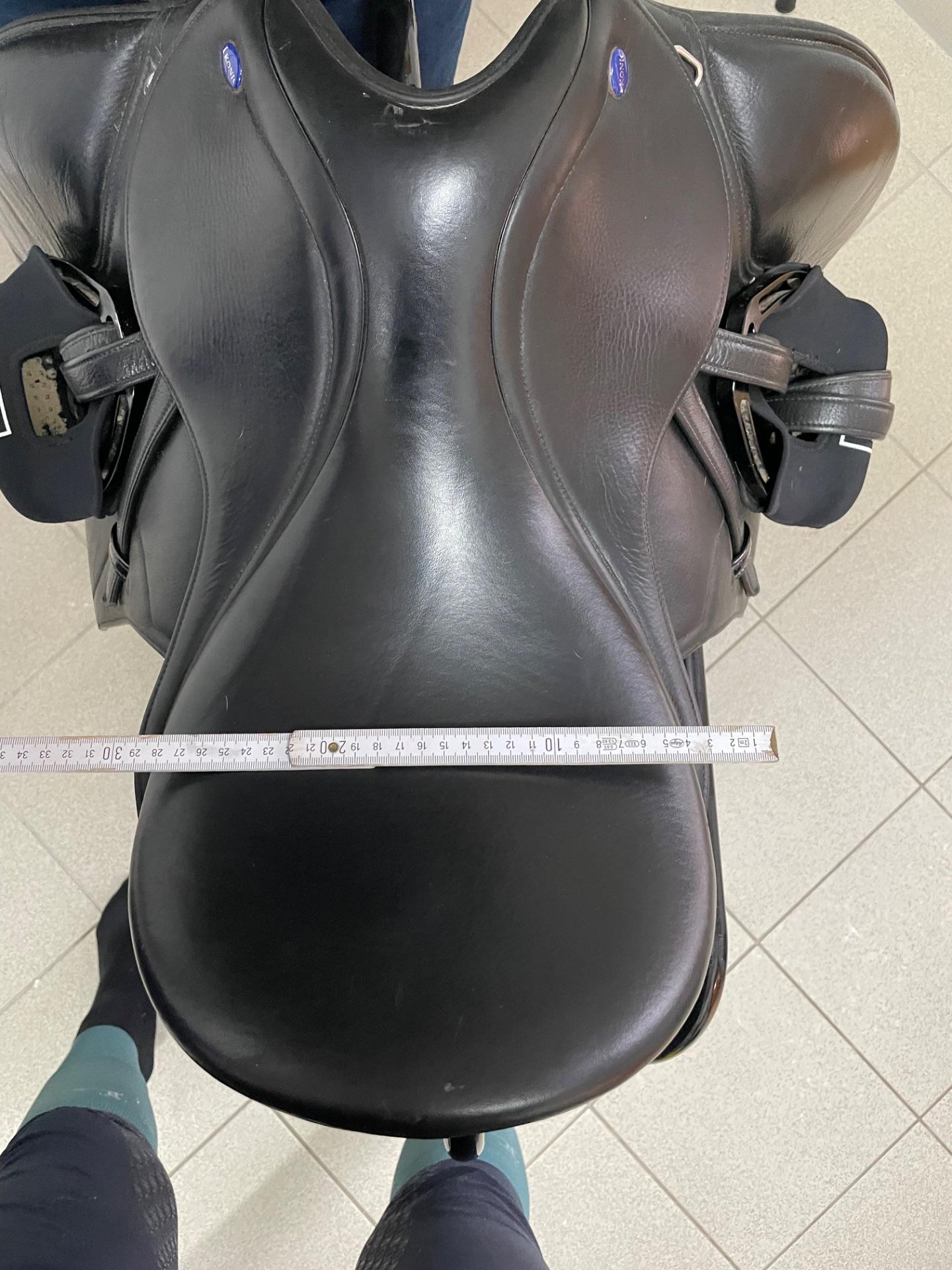 Ikonic Dressursattel Dressur Shin black  17,5' – Vorschau 6