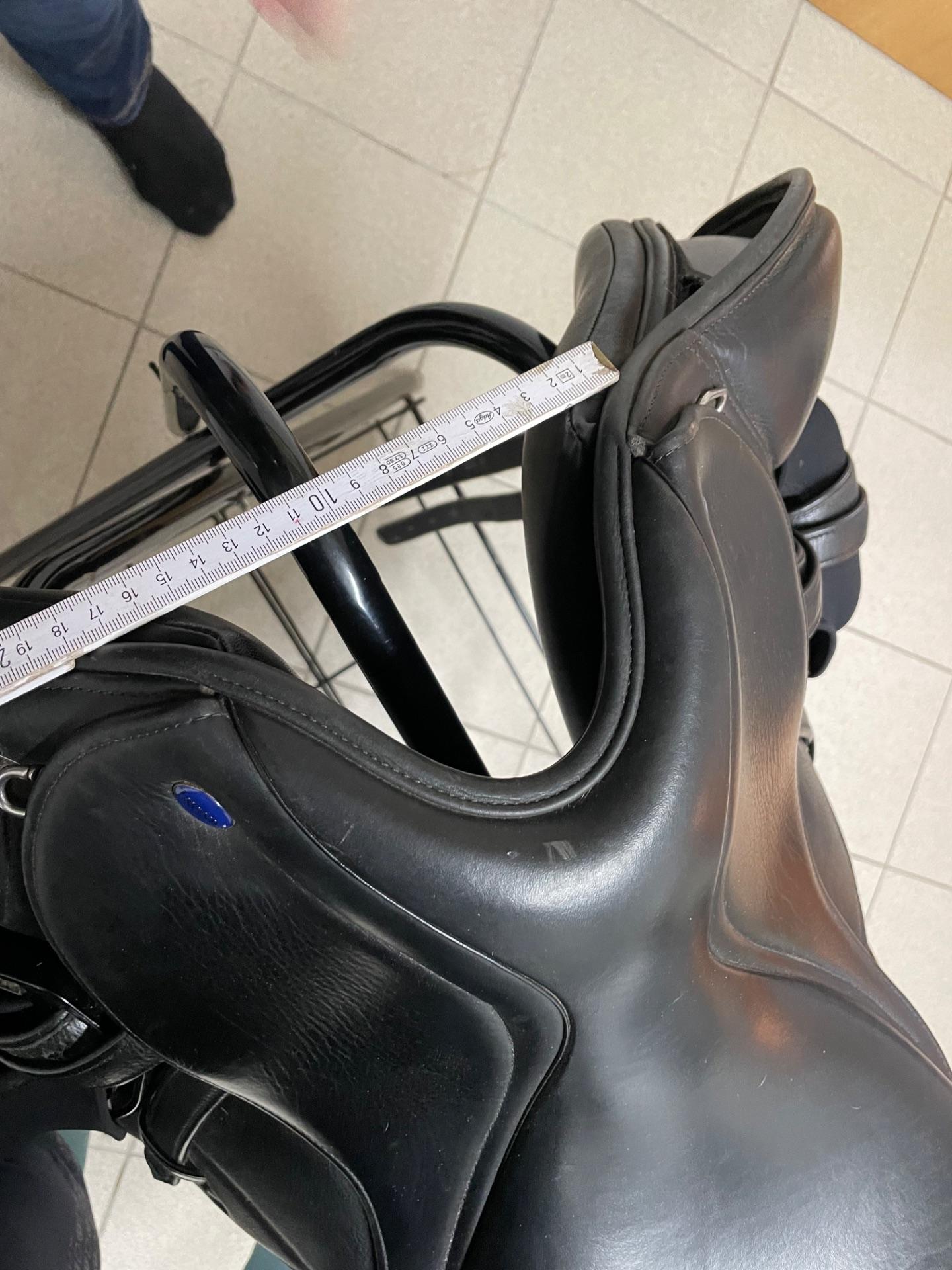 Ikonic Dressursattel Dressur Shin black  17,5' – Vorschau 9