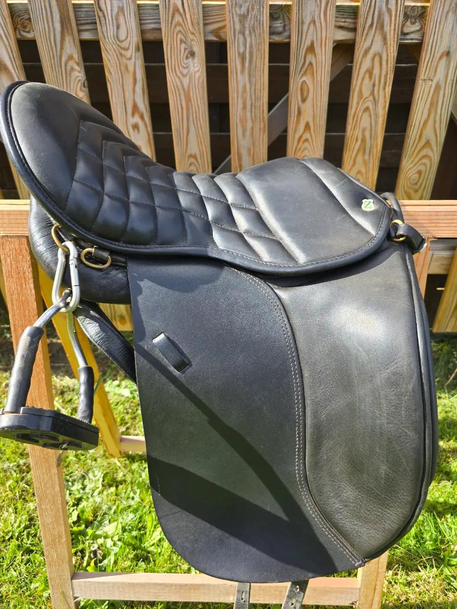 Massimo Vielseitigkeitssattel Wanderreiten 17,5" – Vorschau 3