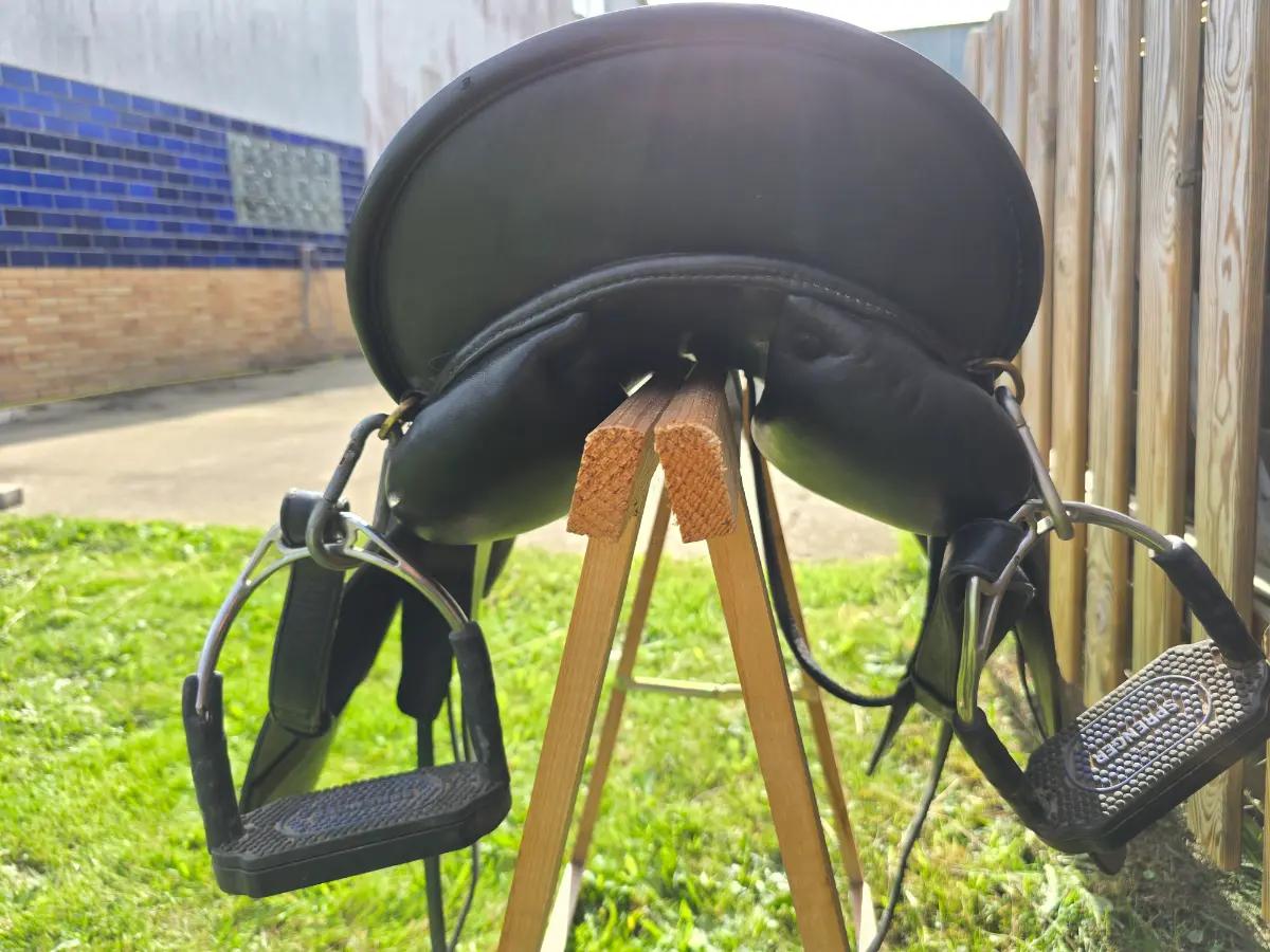 Massimo Vielseitigkeitssattel Wanderreiten 17,5" – Vorschau 8
