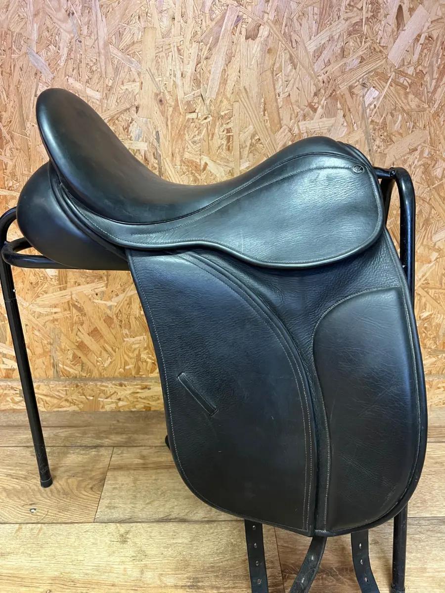 County Dressursattel Connectiom 16,5'