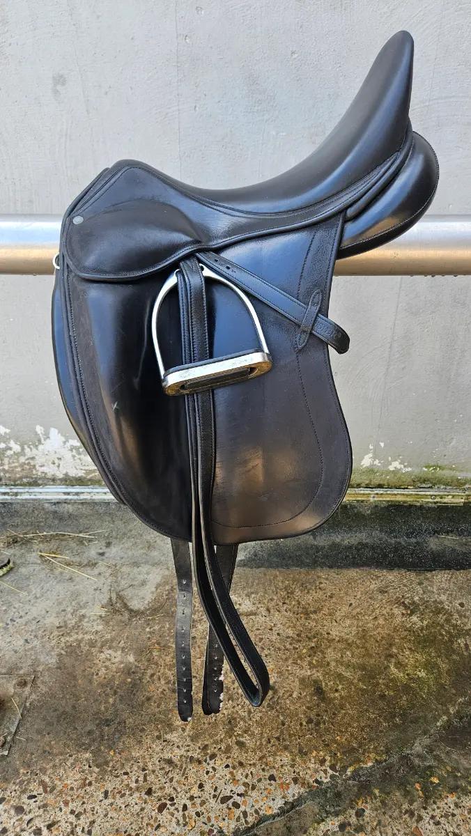 Childeric Dressursattel DSG 18"