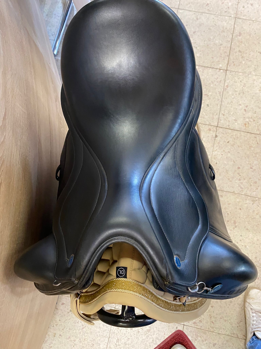 Ikonic Dressursattel Light" Dressage Mono Flap Saddle 17,5 17,5" – Vorschau 3