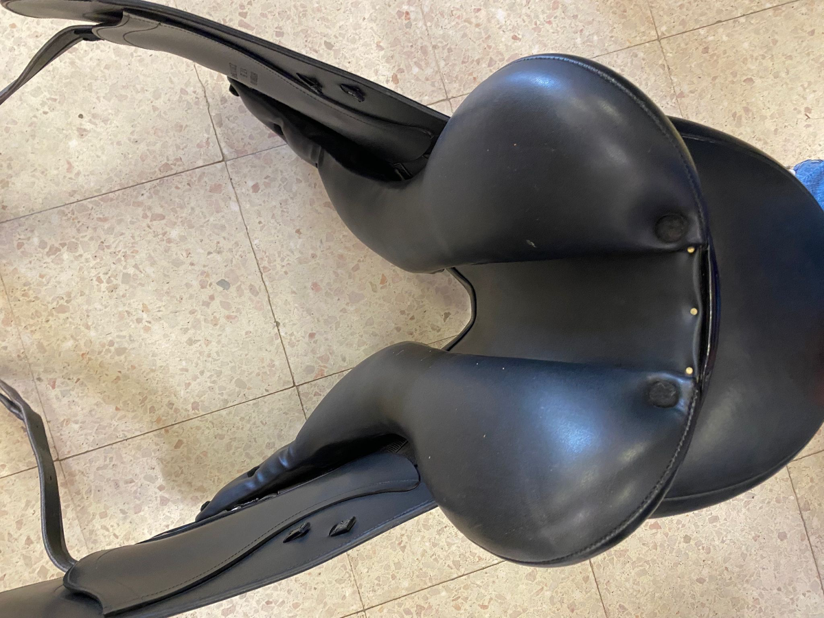 Ikonic Dressursattel Light" Dressage Mono Flap Saddle 17,5 17,5" – Vorschau 5