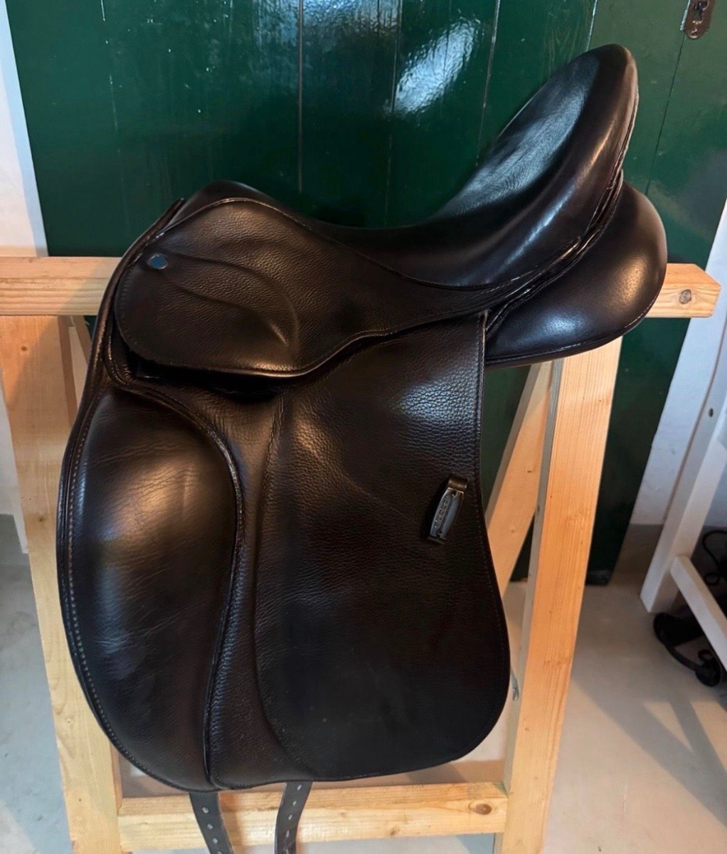 Stübben Dressursattel Aramis || GP 16,5"