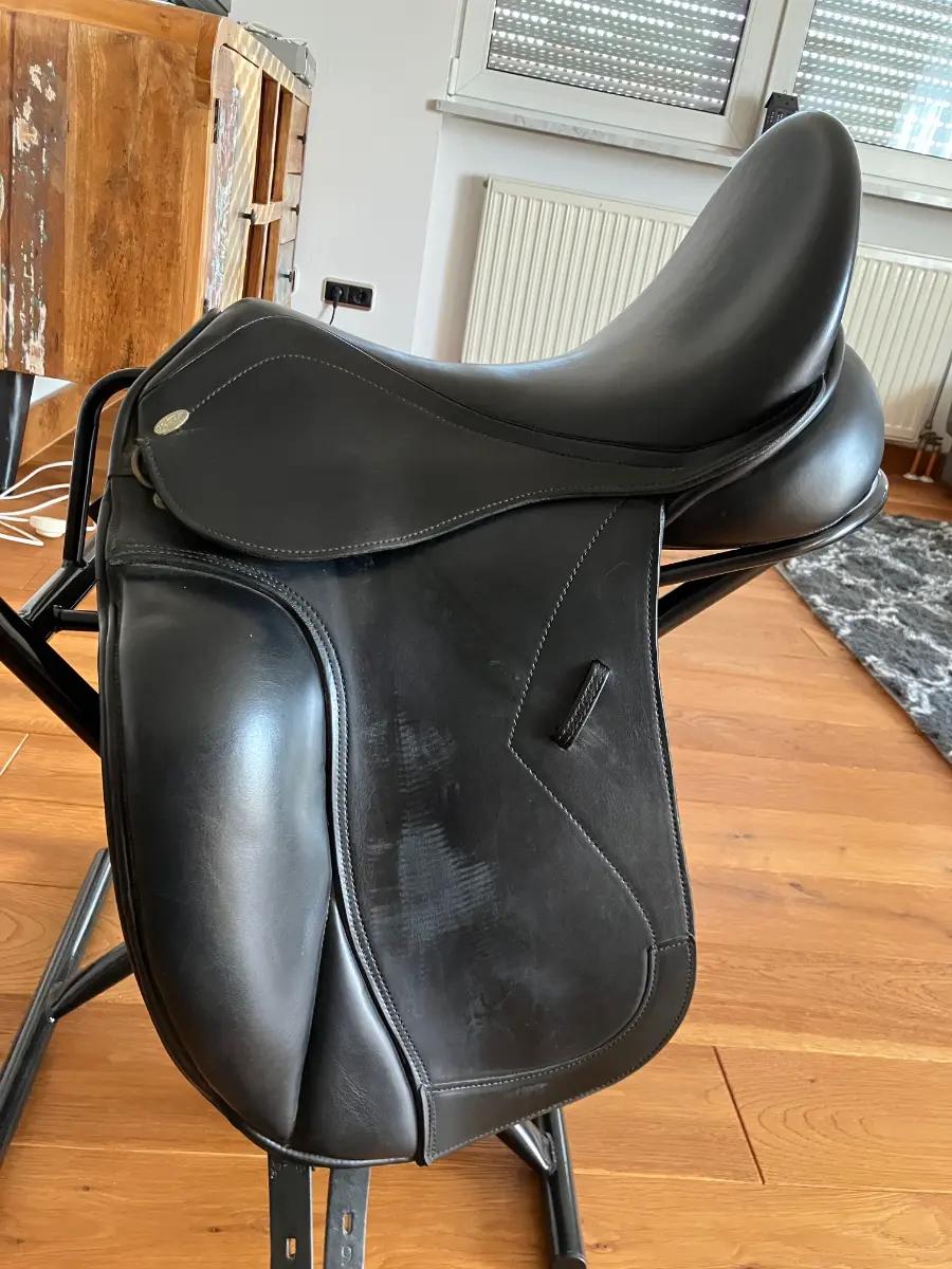 Kentaur Dressursattel Afrodite 17" – Foto 1