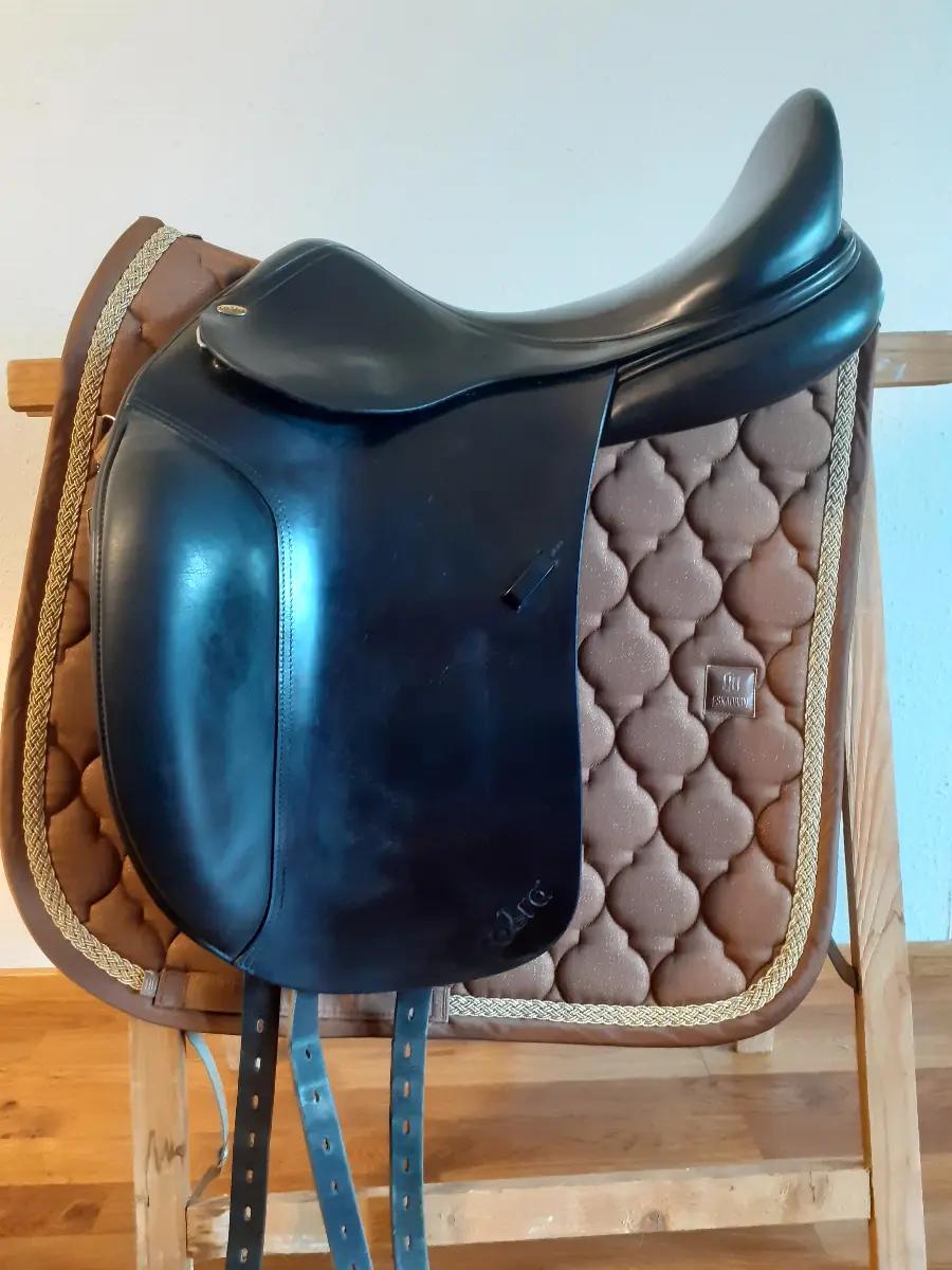 Cobra Dressursattel Dressur 18"